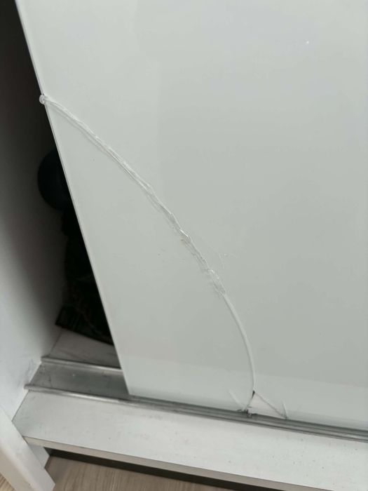 Szafa biało czarna przesuwna dwudrzwiowa połysk