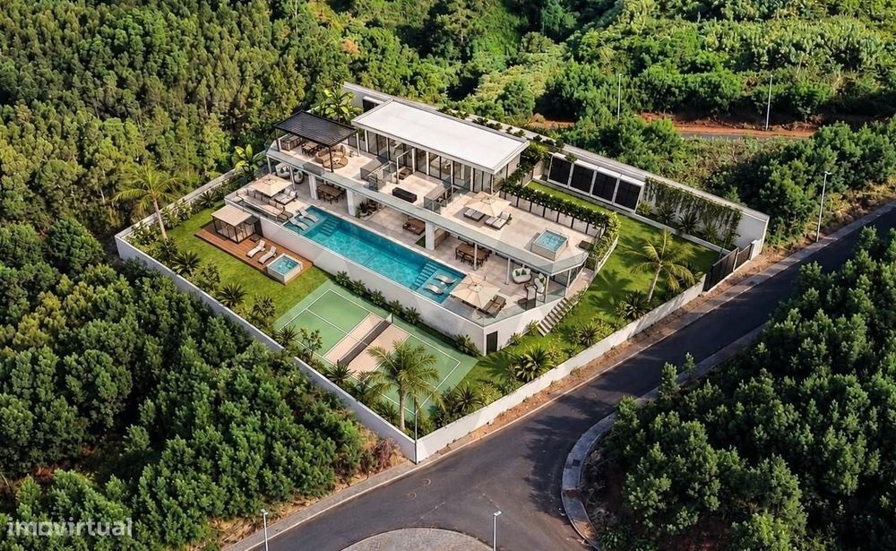 Lote de 1.332 m2 |  Projeto de Moradia de Luxo em Santa Cruz