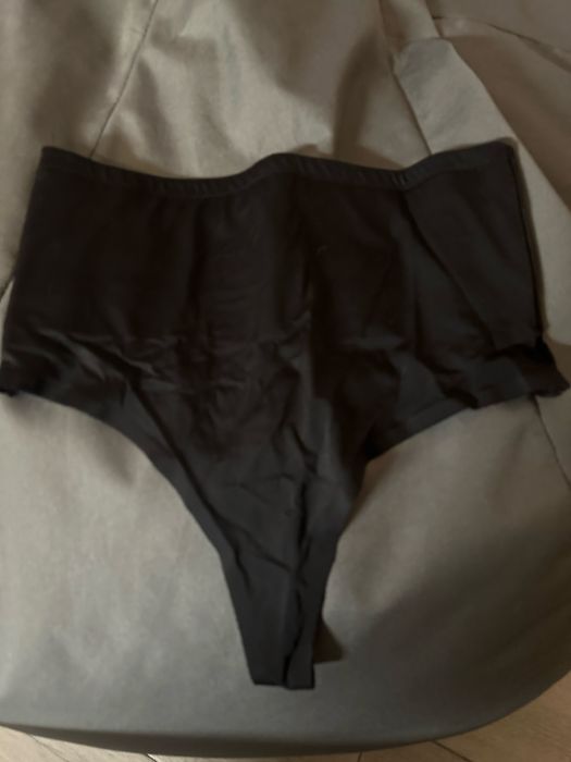 Утягуючі труси стрінги