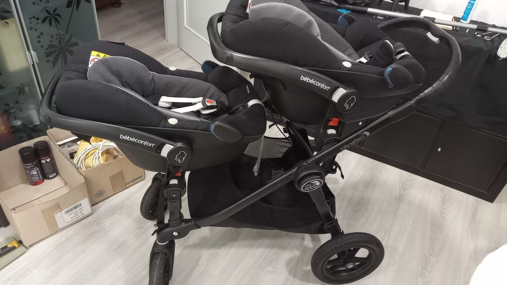 Carrinho de Bebé duplo gémeos  + 2 cadeira outo + 2  base isofix