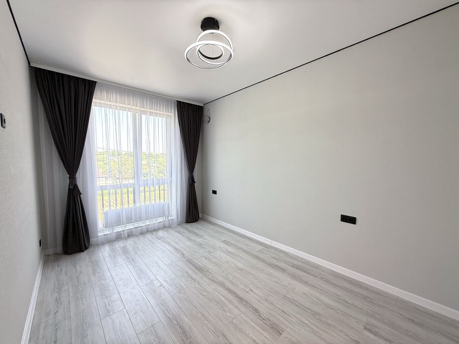 Таунхаус з новим ремонтом , 2 кімнати + кухня-студія