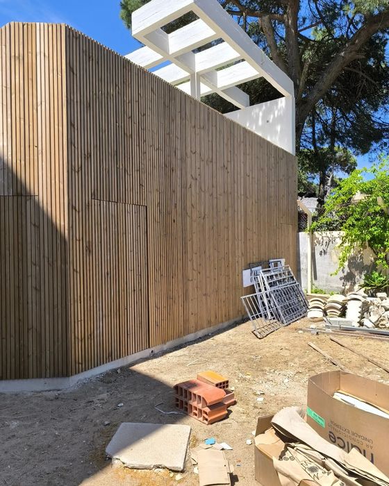 Fabricação de telhado em painel sandwich.