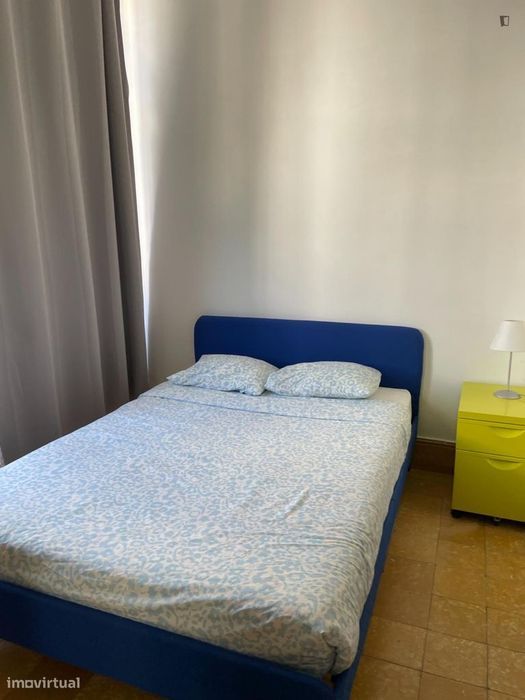 Quarto - localizado em São Bento Lisbon