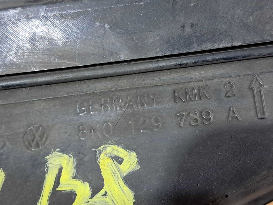 AUDI A4 B8 A5 8T Lift wlot dolot kierownica powietrza