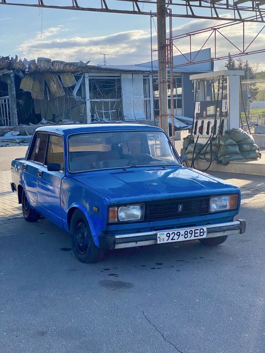 Автомобіль ваз 2105