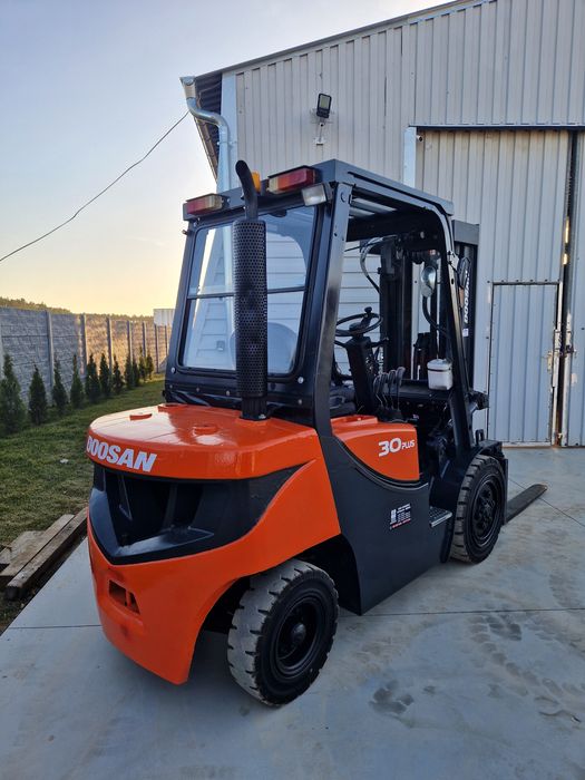 Wózek widłowy DOOSAN 30 Plus diesel