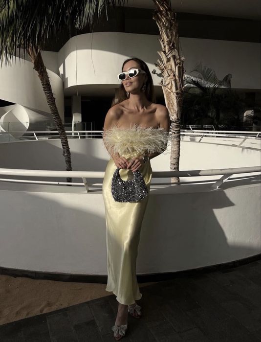 Сукня Zara з пірʼям