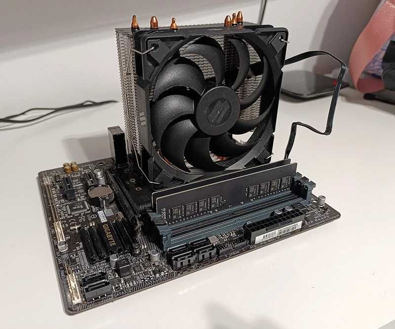 Zestaw Gigabyte GA-B250M-DS3H + PentiumG4600 + gratisy