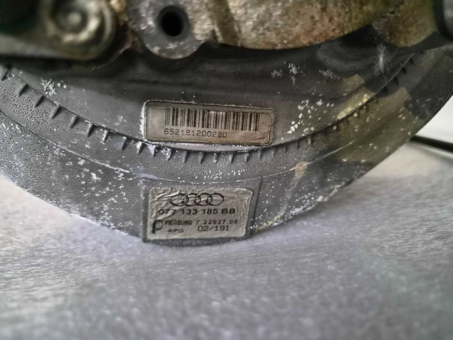 Kolektor ssący wtryski Audi A8 D3 4.2 BFM kpl