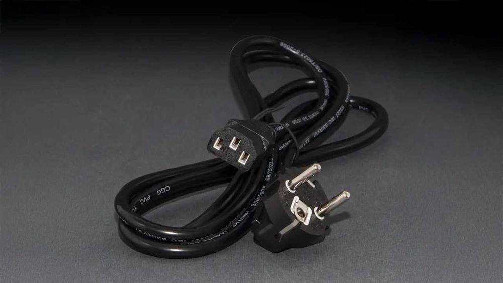 Кабель живлення комп'ютерний