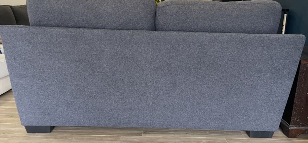 Sofa Aries 3 lugares novo nunca usado