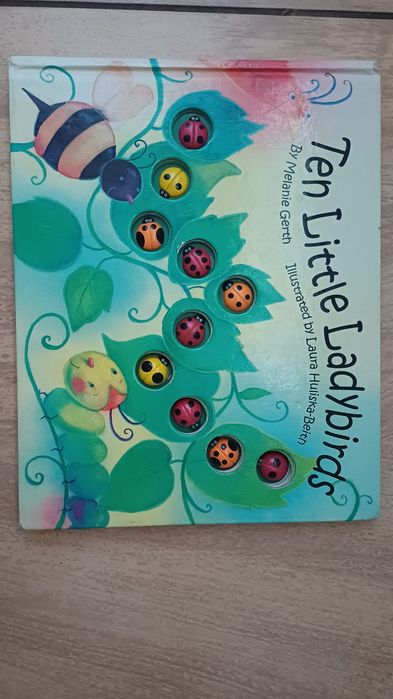 Продам книжку 10 little ladybirds