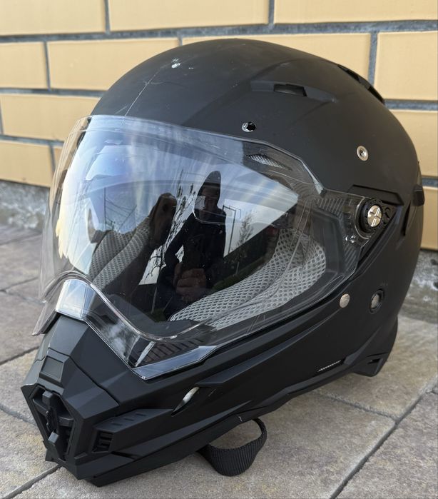 Чорний матовий шолом