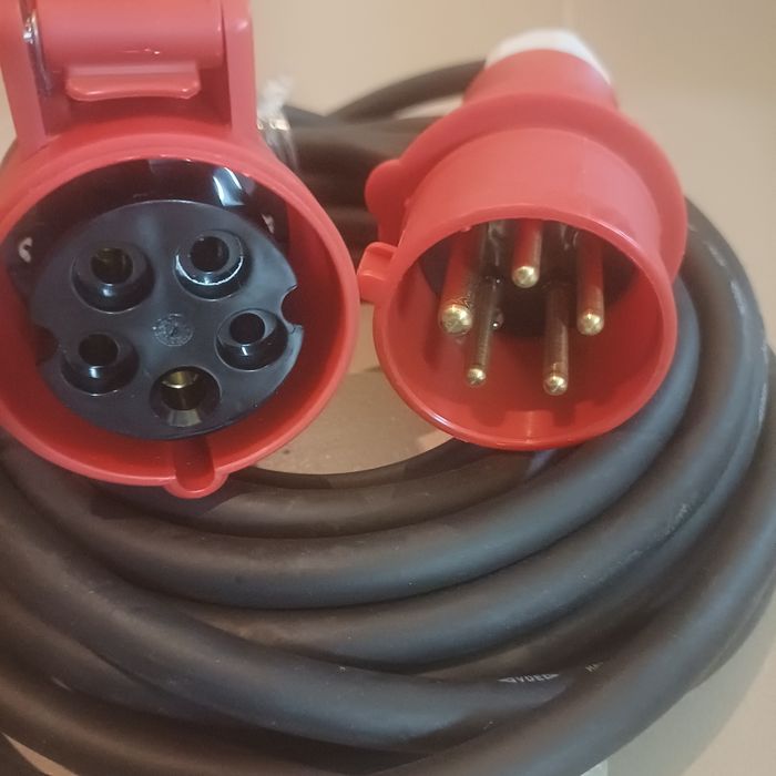 Подовжувач трифазний