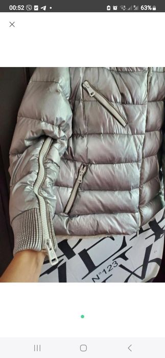 Сріблястий зимовий пуховик MONCLER. Оригінал