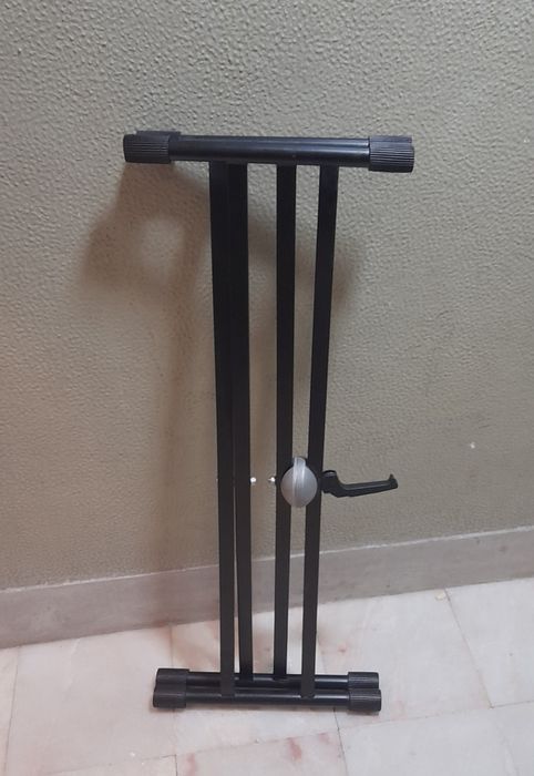 Suporte para teclados e órgãos