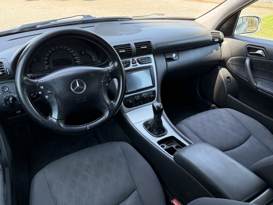 Mercedes C220 como nova