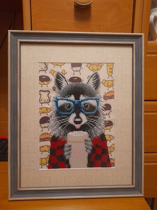 Продам вышивку бисером "Енот"