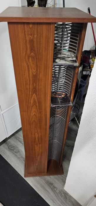 Movel   de cd ,dvd,em bom estado