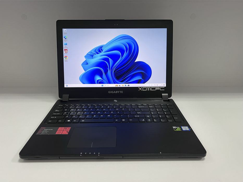 Ігровий ноутбук Gigabyte P35 v6  GTX 1070, 8GB 16GB RAM