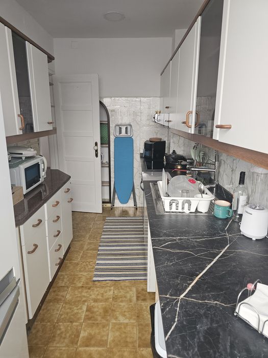 Quarto em Queluz, a 3 minutos a pé da estação de comboios