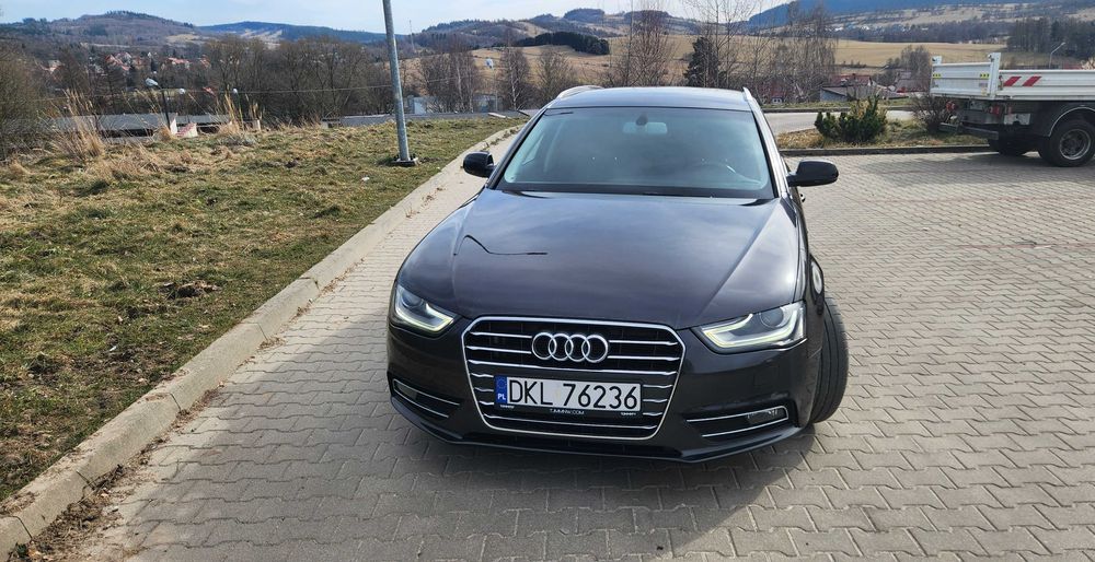 Audi a4 b8 2.0 tdi S-line