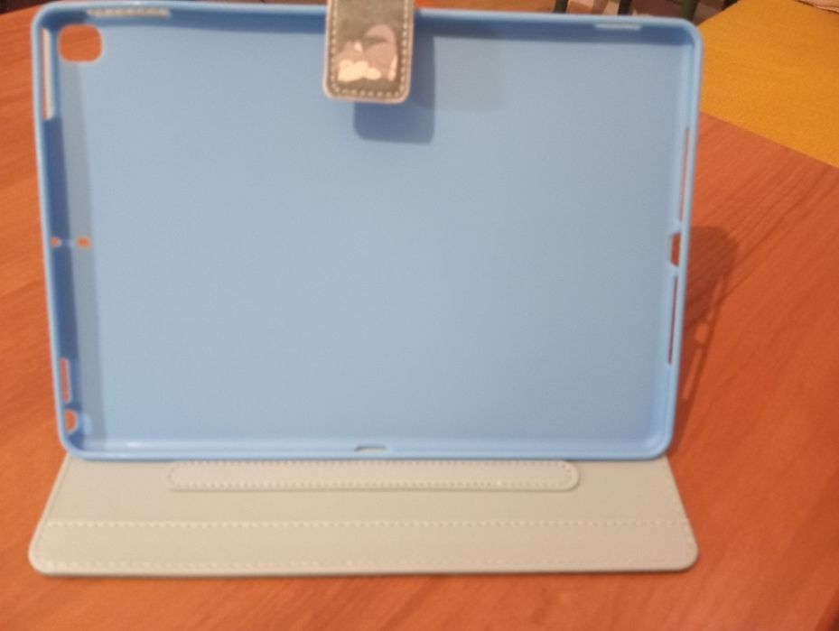 Etui ochronne do iPada Air 3 10,5 cala i Pro 10,5 cala. Prezent.