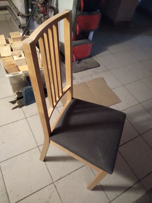 Krzesło  z drewna