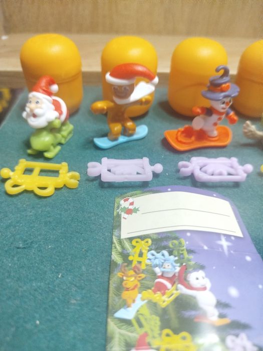 Киндер сюрприз новорічний( 6 шт)