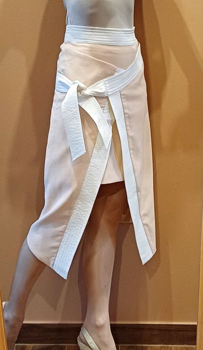 Spódnica asymetryczna Lavish Alice 38