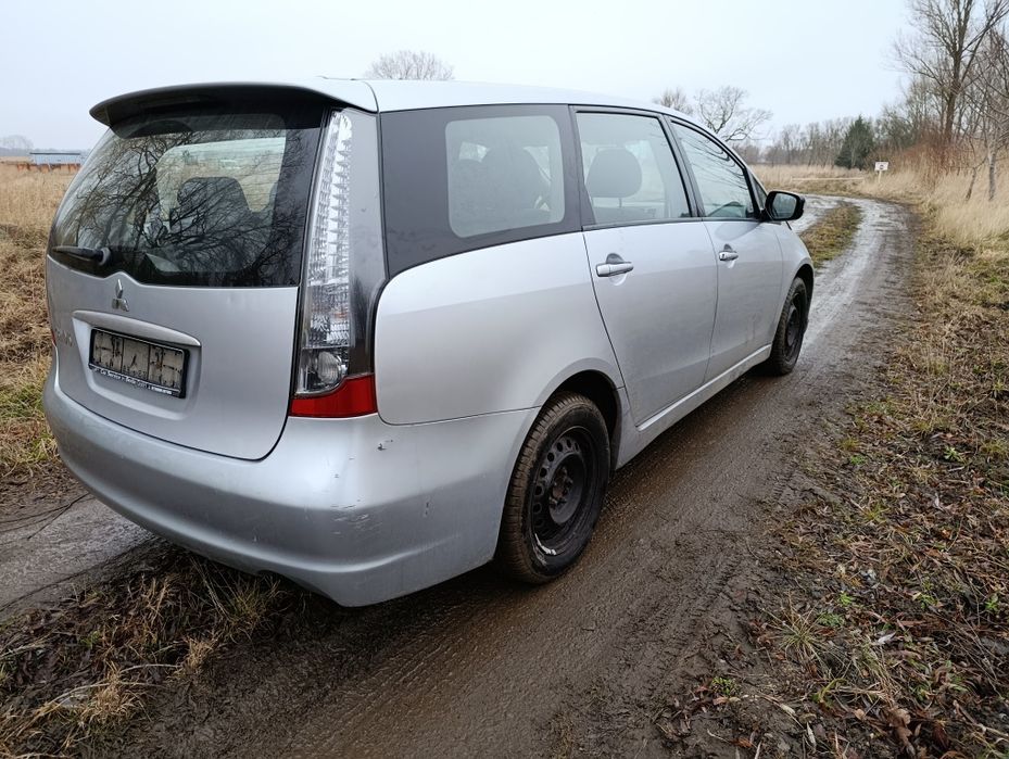 Mitsubishi Grandis 2.4 benzyna.