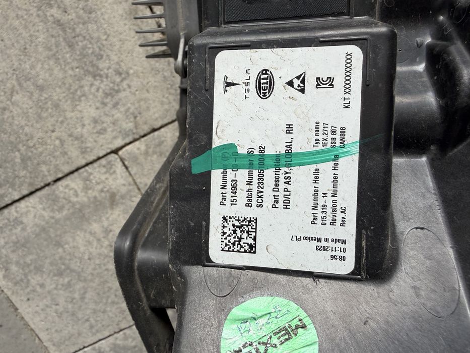 Фара Tesla model Y 2023