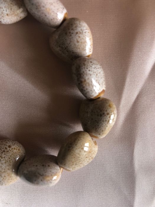 Pulseira interessante para roupa descontraida