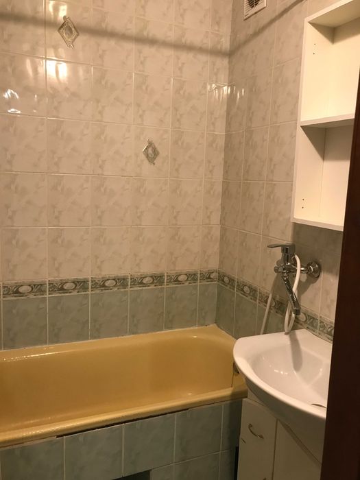 Продається 2к. квартира на Пісках