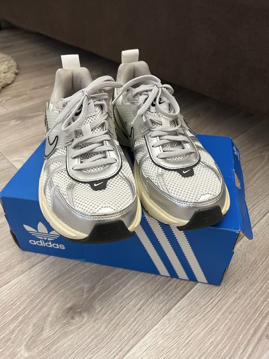 Жіночі Nike Zoom Vomero 5
