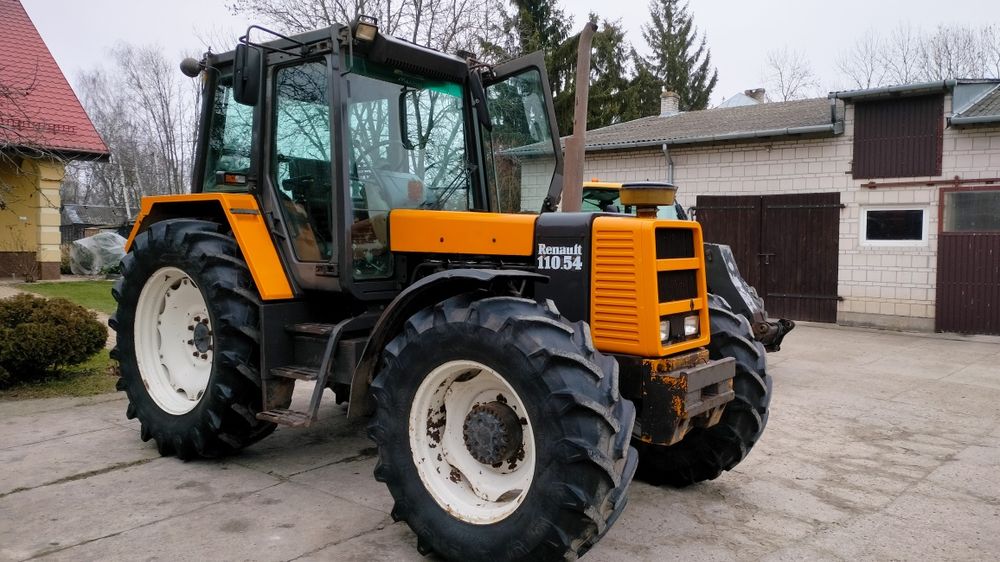 Ciągnik Renault 110.54