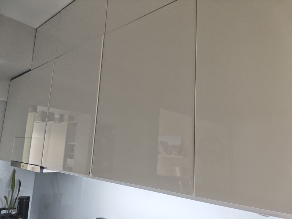 Como novo - 12 Portas armário cozinha IKEA  laçadas brancos brilhante