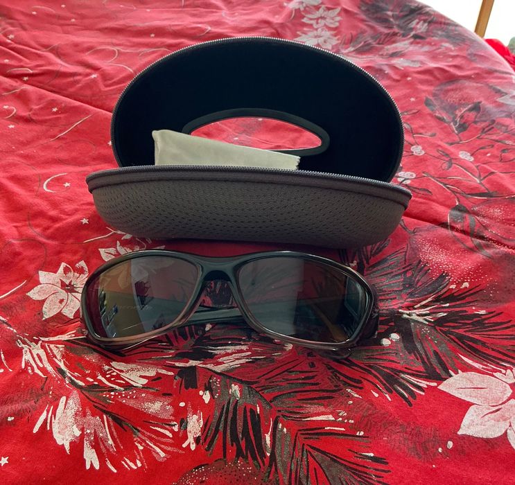 Óculos Arnette com bolsa