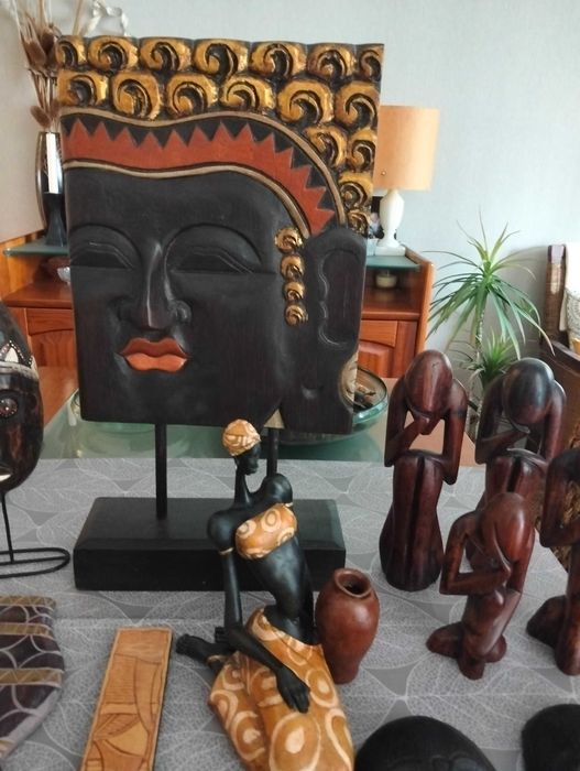 Várias peças africanas