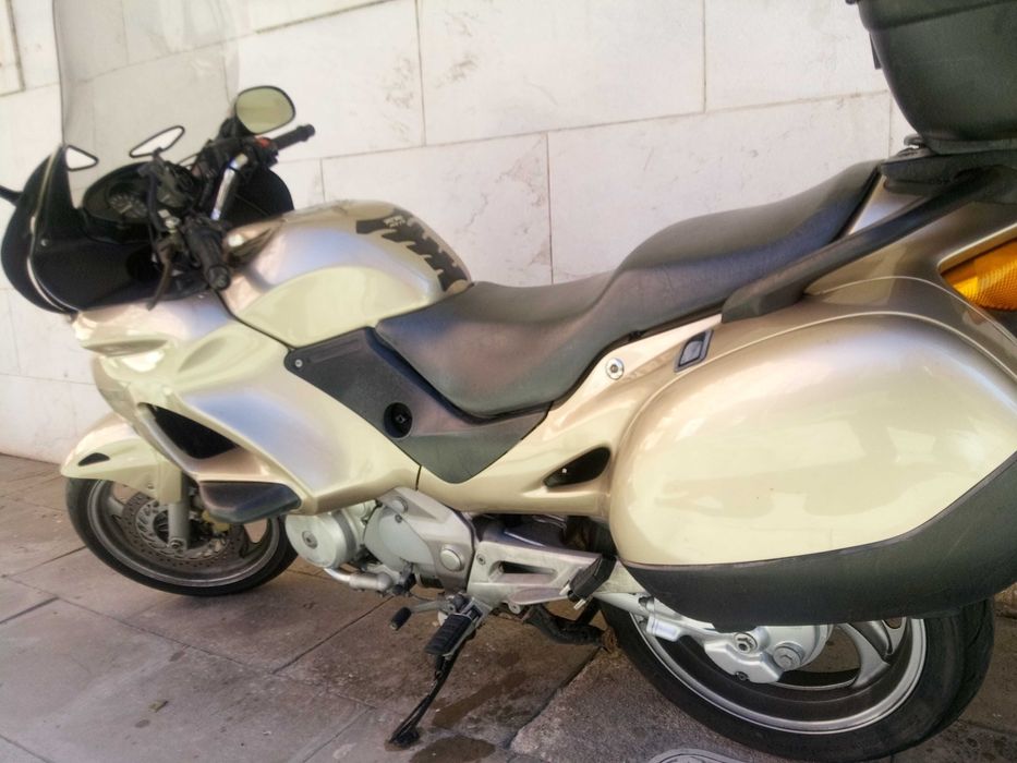 Moto Honda DEVILL 650