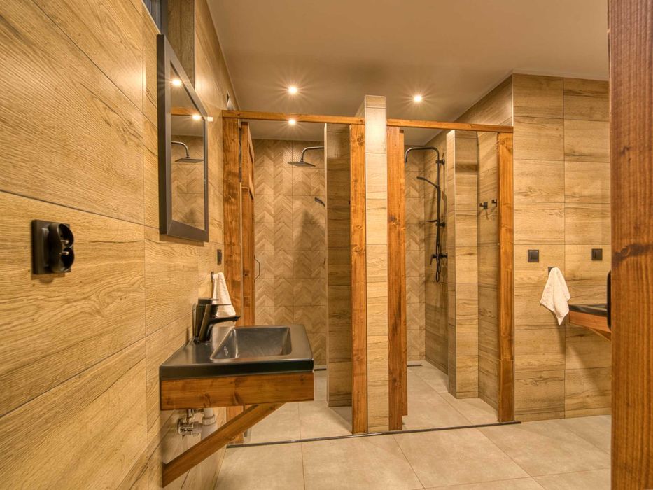 Glamping, pole biwakowe, kampery, namioty, przyczepy kempingowe
