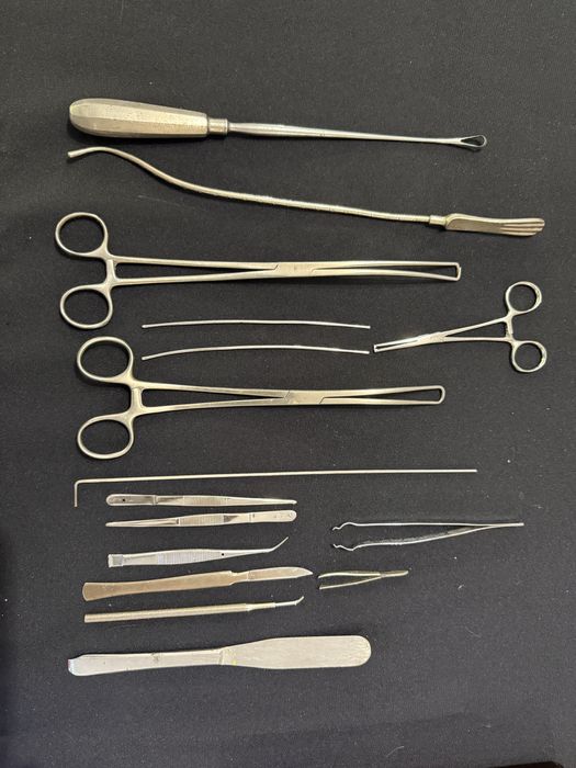 Instrumentos cirurgicos antigos