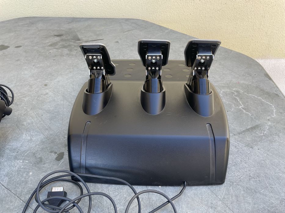 Logitech G29 + Shifter (PS5/PS4/PC)