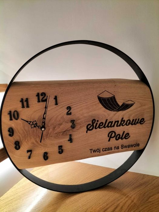 Zegary ścienne drewniane