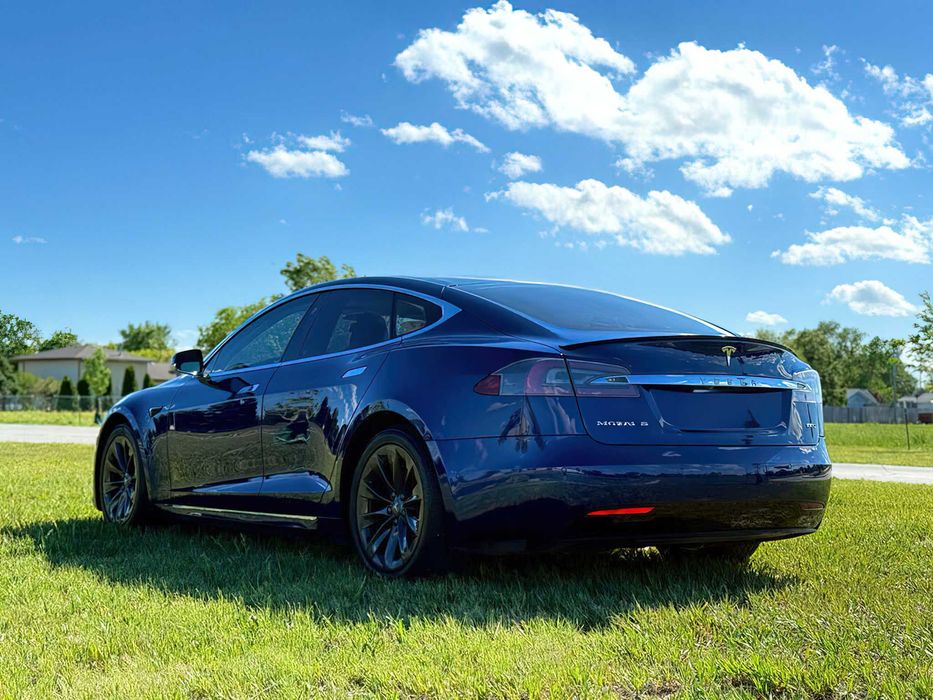 Tesla Model S 100D      2017