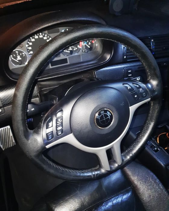 Capa no Volante em Couro Ligeiros / Camiões / Tratores / Autocarros