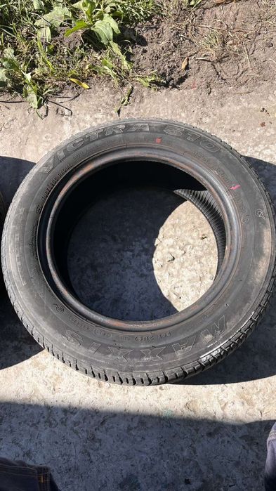 Продам шины Maxxis victra 510 б/у 2012 год 2 шт