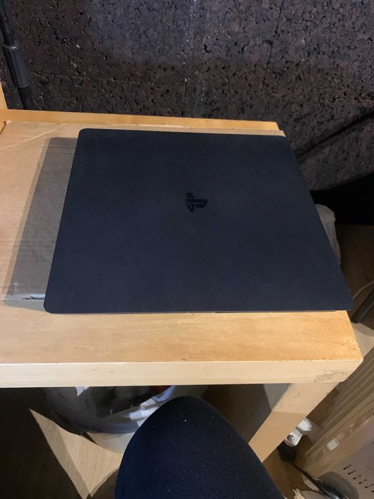 PS4 Slim CUH-2216A (500GB) + 2 Comandos + Jogos