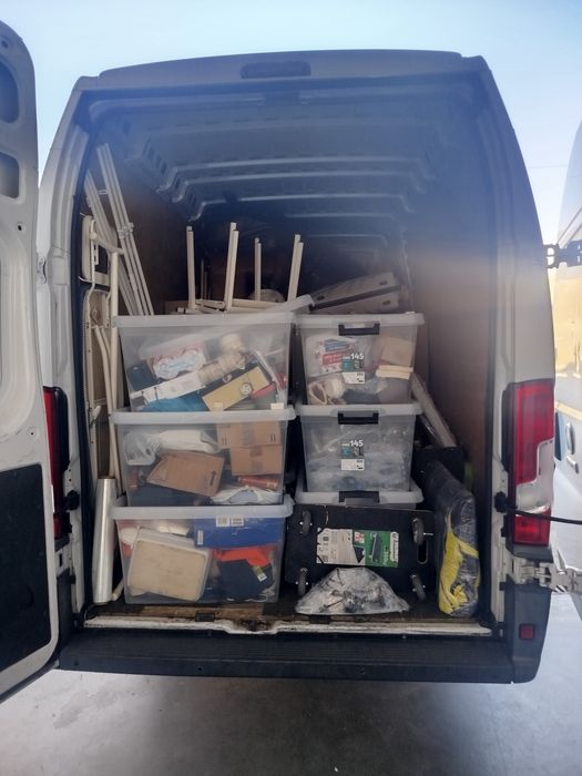 Monta e desmonta, mudanças e transporte.