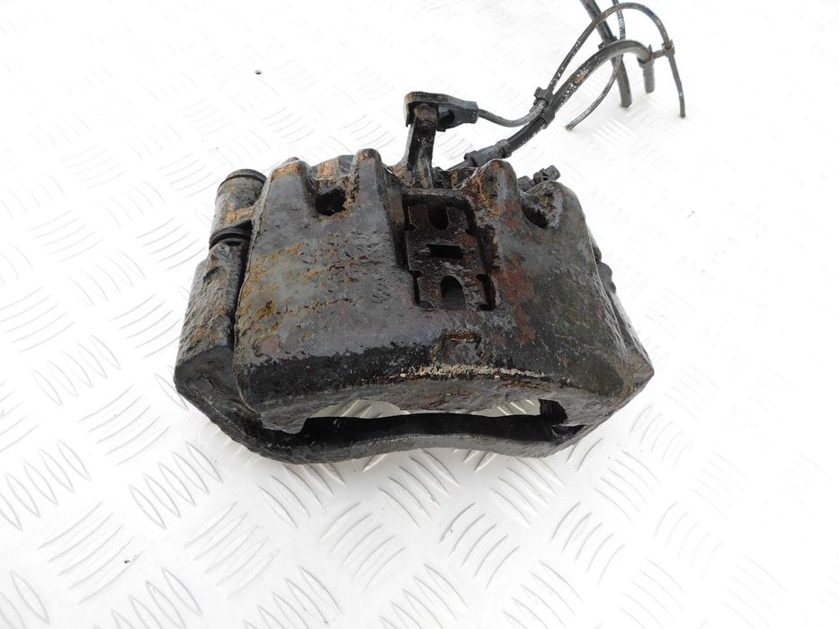 Mercedes Sprinter 616 bliźniak zacisk jarzmo hamulca przód prawy